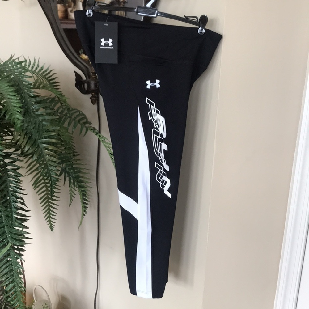 Brand New Under Armour Black & White Running Compression Leggings Capri Length